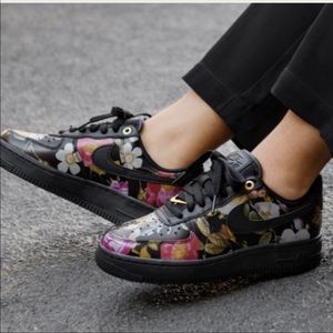 Nike Air Force 1 - Floral Black Sneakers